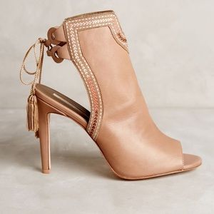 Cynthia Vincent Note Heels NWT